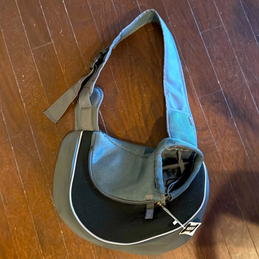 Yudodo large pet carrier, never used, new with tags!